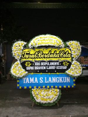 Papan Bunga Duka di Logas Tanah Darat