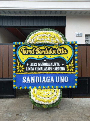 Papan Bunga Duka di Logas Tanah Darat