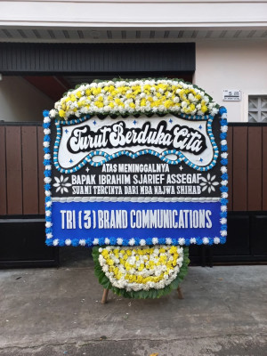 Papan Bunga Duka di Logas Tanah Darat